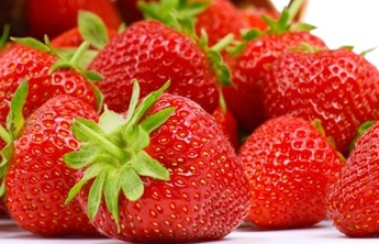 buah strawberry - DietSehat.co.id